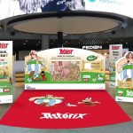 Théâtralisation aéroport de Lyon et Nice pour la sortie de la BD Astérix L'Iris blanc